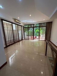 Holland Link (D10), Terrace #631090061